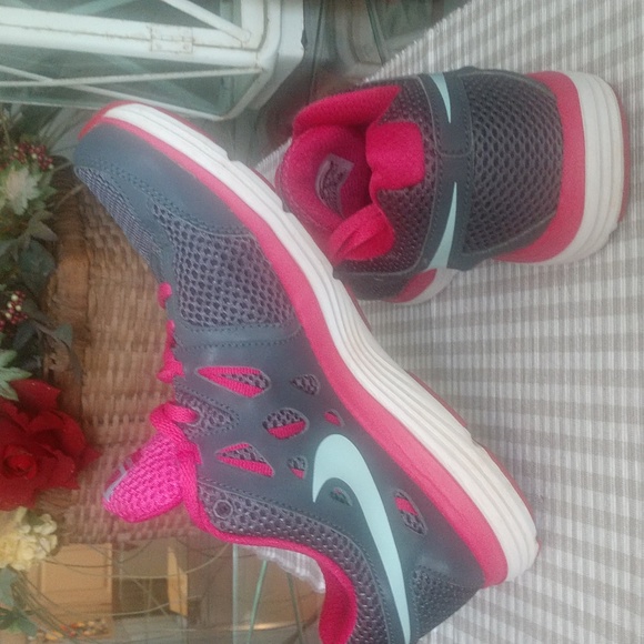 Nike Shoes - Nike sneakers